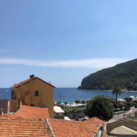 Noliday Riviera Sea View Luxury Apartment