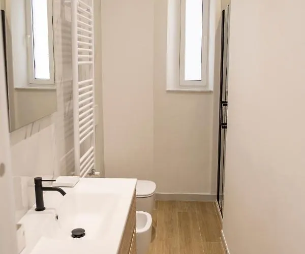 Noliday Riviera Sea View Luxury شقة نولي